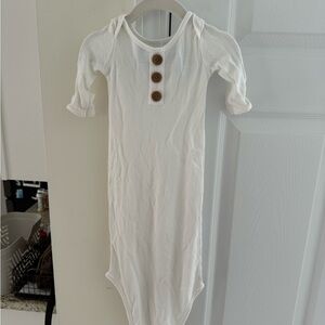 Caden Lane Knotted Gown & Hat